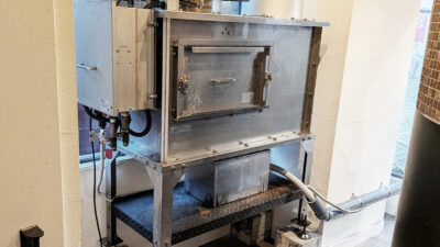 ピッツェリア様への「ススとり君」移設工事事例：東京都北区