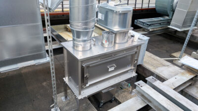 ハンバーガー店様への「ススとり君」導入事例：東京都新宿区