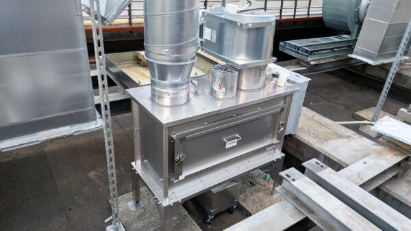 ハンバーガー店様への「ススとり君」導入事例:東京都新宿区