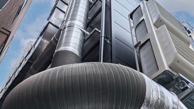 【導入実績】東京都目黒区のスペイン料理店様へ「ススとり君（床置仕様）」を設置しました